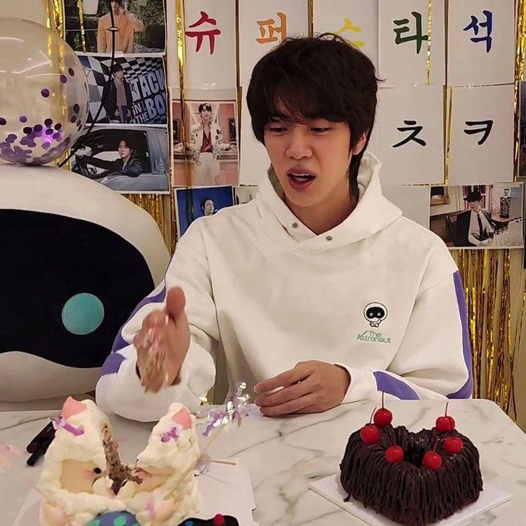 HOODIE / HOSEN / SET WOOTTEO DER ASTRONAUT/JIN BTS