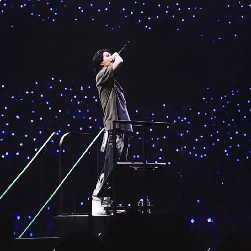 T-SHIRT SUGA D'DAY AGUST D 100% BAUMWOLLE (schwarz und grau)