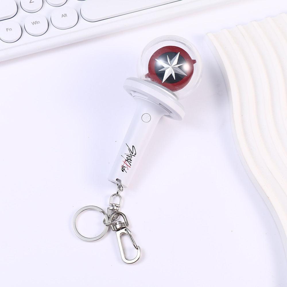 STRAY KIDS LED-KEYRING MIT LICHTSTOCK