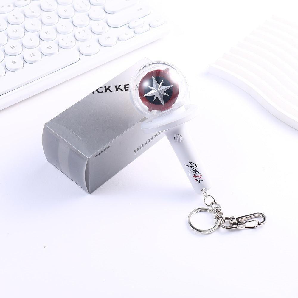 STRAY KIDS LED-KEYRING MIT LICHTSTOCK