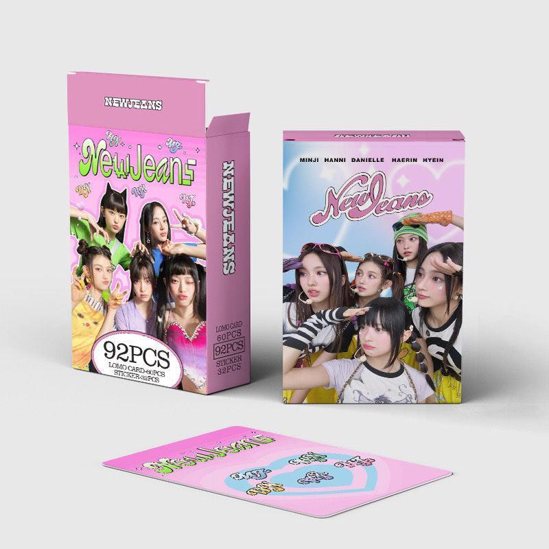 KIT 92 TEILE (60 FOTOKARTEN + 32 STICKER) NEWJEANS GET UP