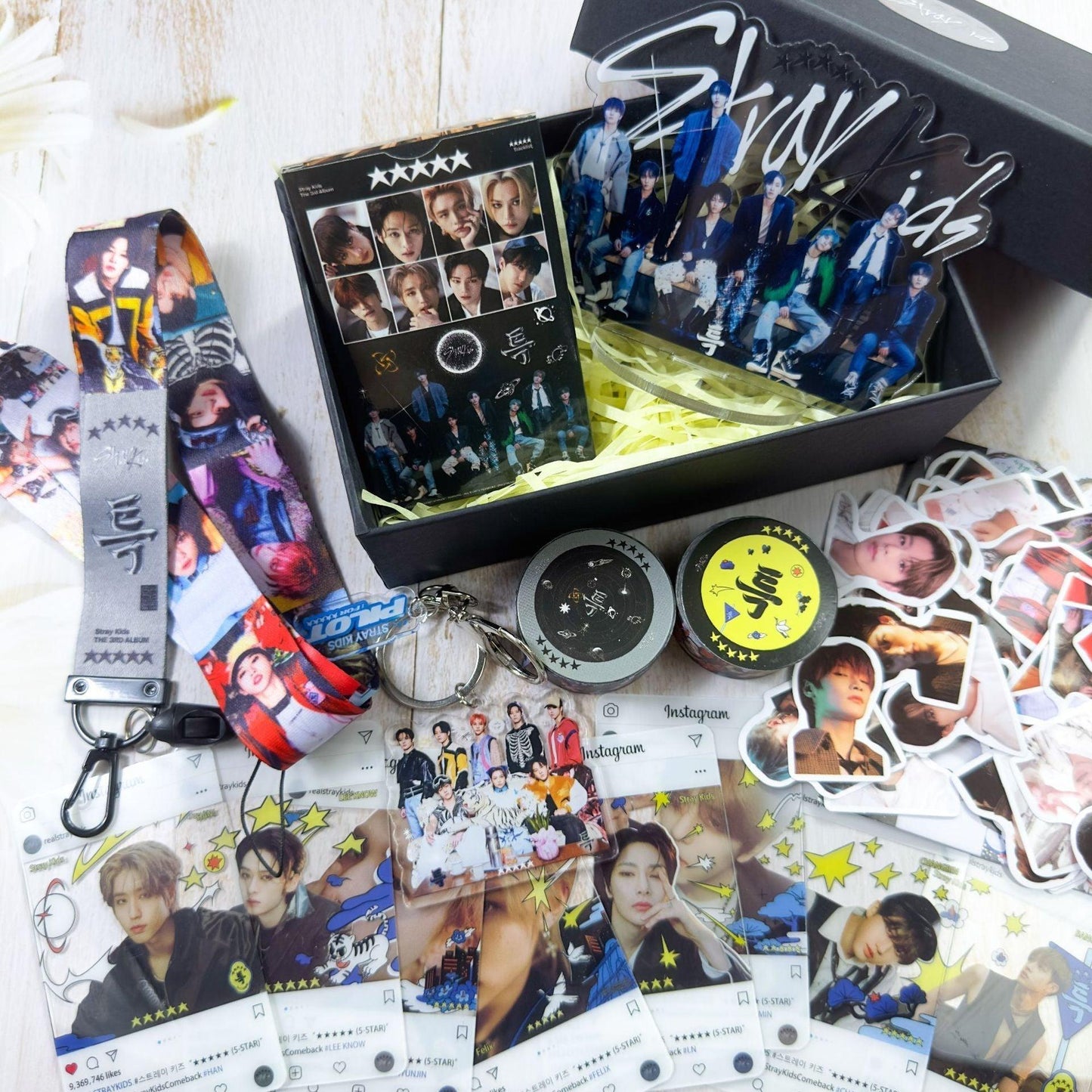 STRAY KIDS 5 STAR KIT MIT 162 TEILEN (GESCHENKBOX MIT VERSCHIEDENEN ARTIKELN!✨)