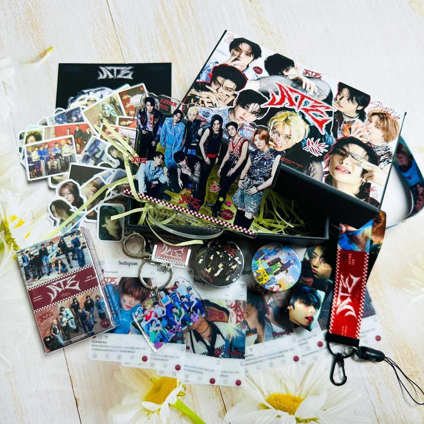 STRAY KIDS KIT ATE 164 TEILE (GESCHENKBOX MIT/ VERSCHIEDENEN ARTIKELN!✨)