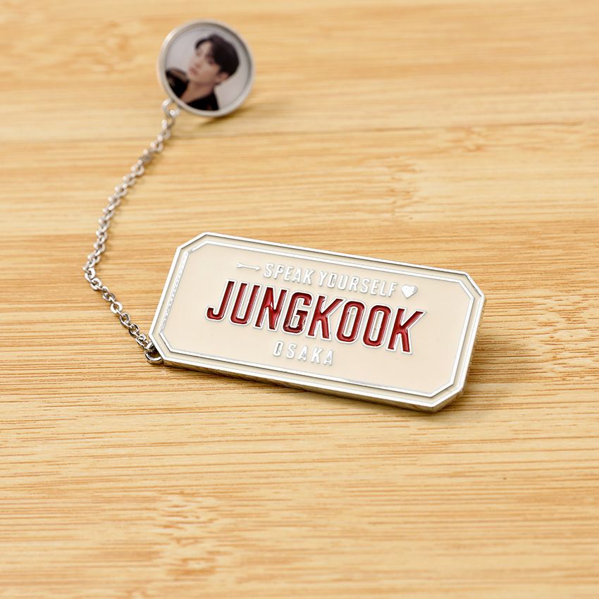 BTS-Merchandise-Anstecker zur Love Yourself Tour