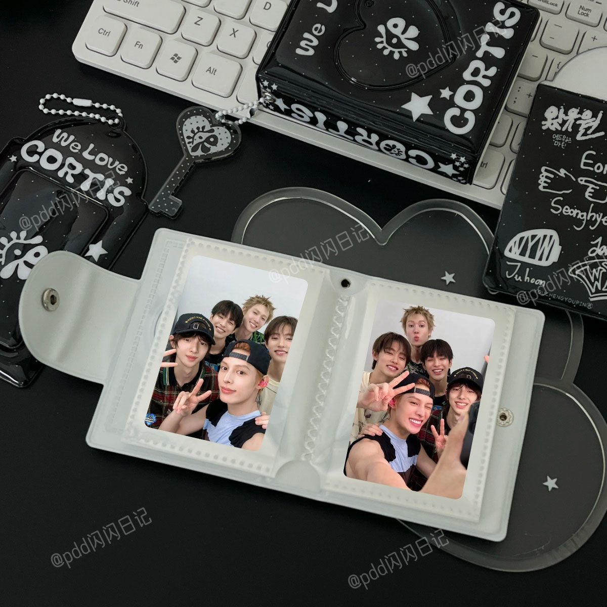 CORTIS KARTENHALTER UND MINI-ORDNER