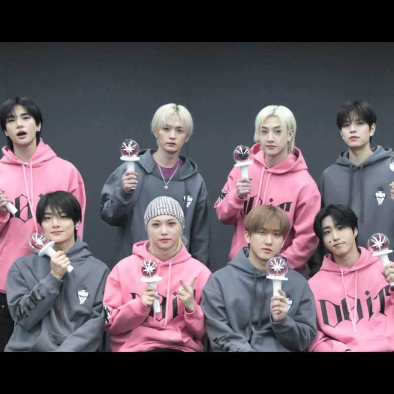 STRAY KIDS 5-STERNE-HOODIE – VERSCHIEDENE FARBEN! ✨