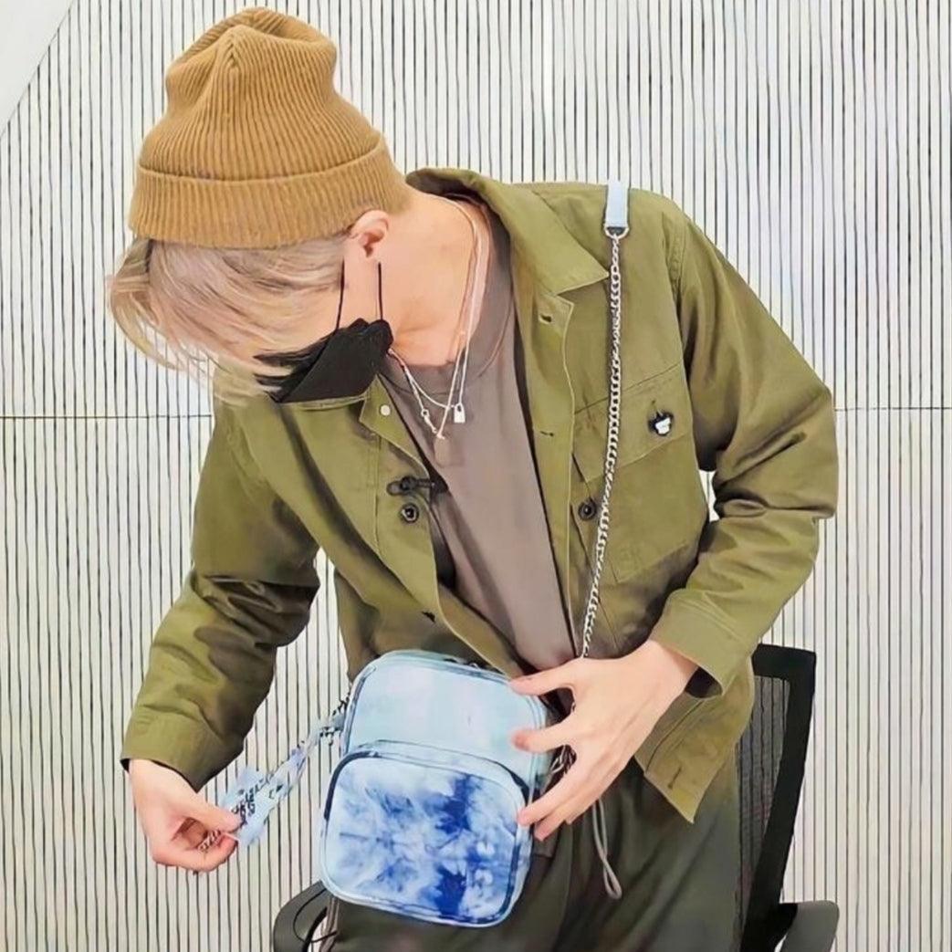 BTS MERCH - MINI TASCHEN NEBENEINANDER von JHOPE