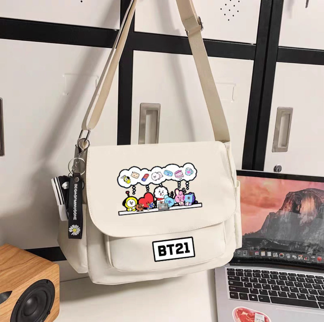 BTS BT21 TASCHEN VERSCHIEDENE MODELLE (schwarz und weiß)