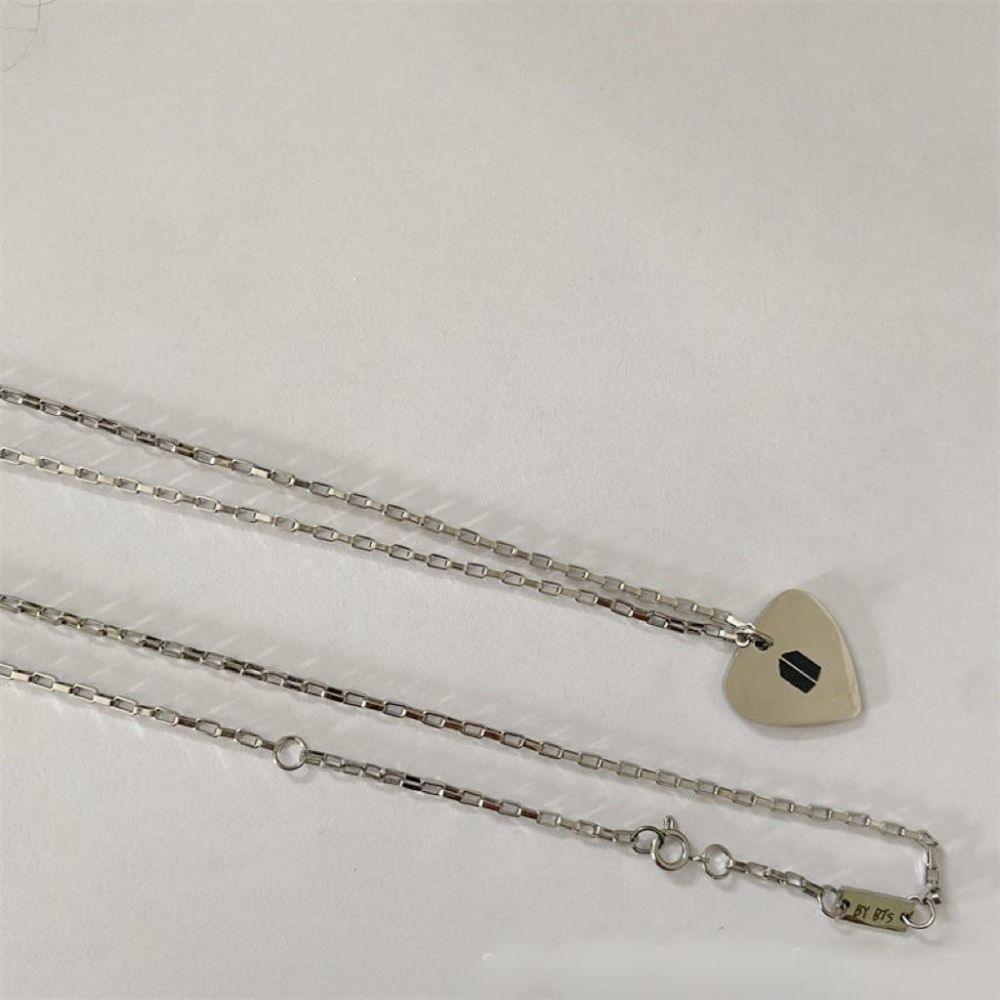 BTS - SUGA SILBERNE GITARREN-HALSKETTE EDELSTAHL