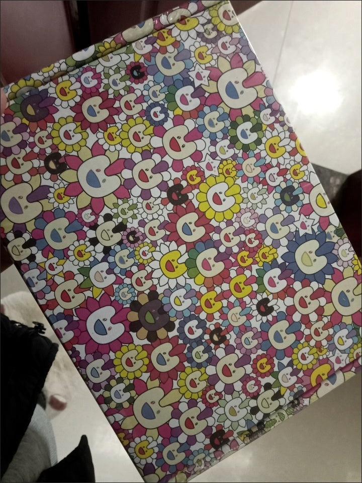 NJZ NEWJEANS ZUGBANDTASCHE MIT PERSONALISIERTER BOX UND ZUBEHÖR